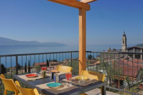 Residence Dany appartamenti con cucina vista lago piscina e parcheggio Gargnano